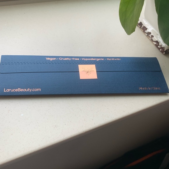 Laruce Beauty Lim. Ed. 3-Piece Editorial Bundle - Picture 5 of 5